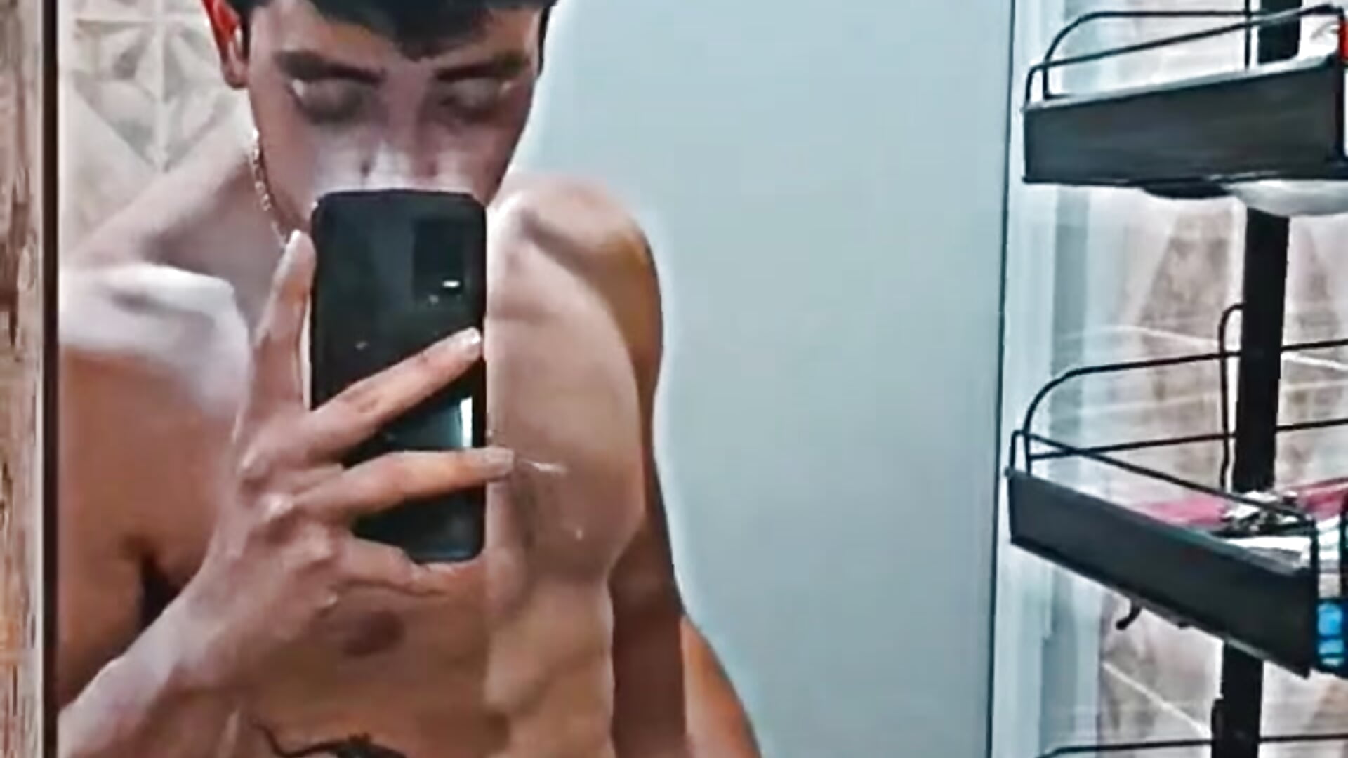 filtered-0851F98E-E922-47E6-A51C-2271034819D4 - video van vato-sensillo cam-model