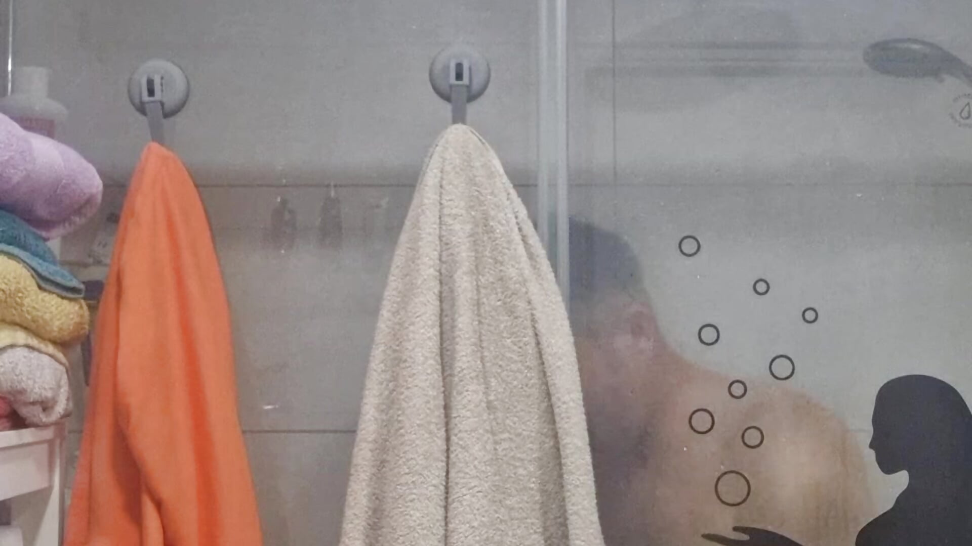 Ducha caliente - video by cuarentosalido cam model