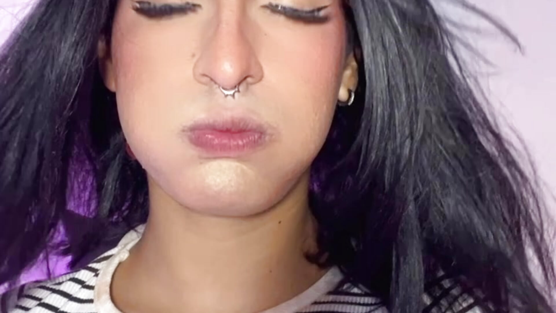 Smoking - วิดีโอโดย Alaska_jonesxx โมเดลแคม