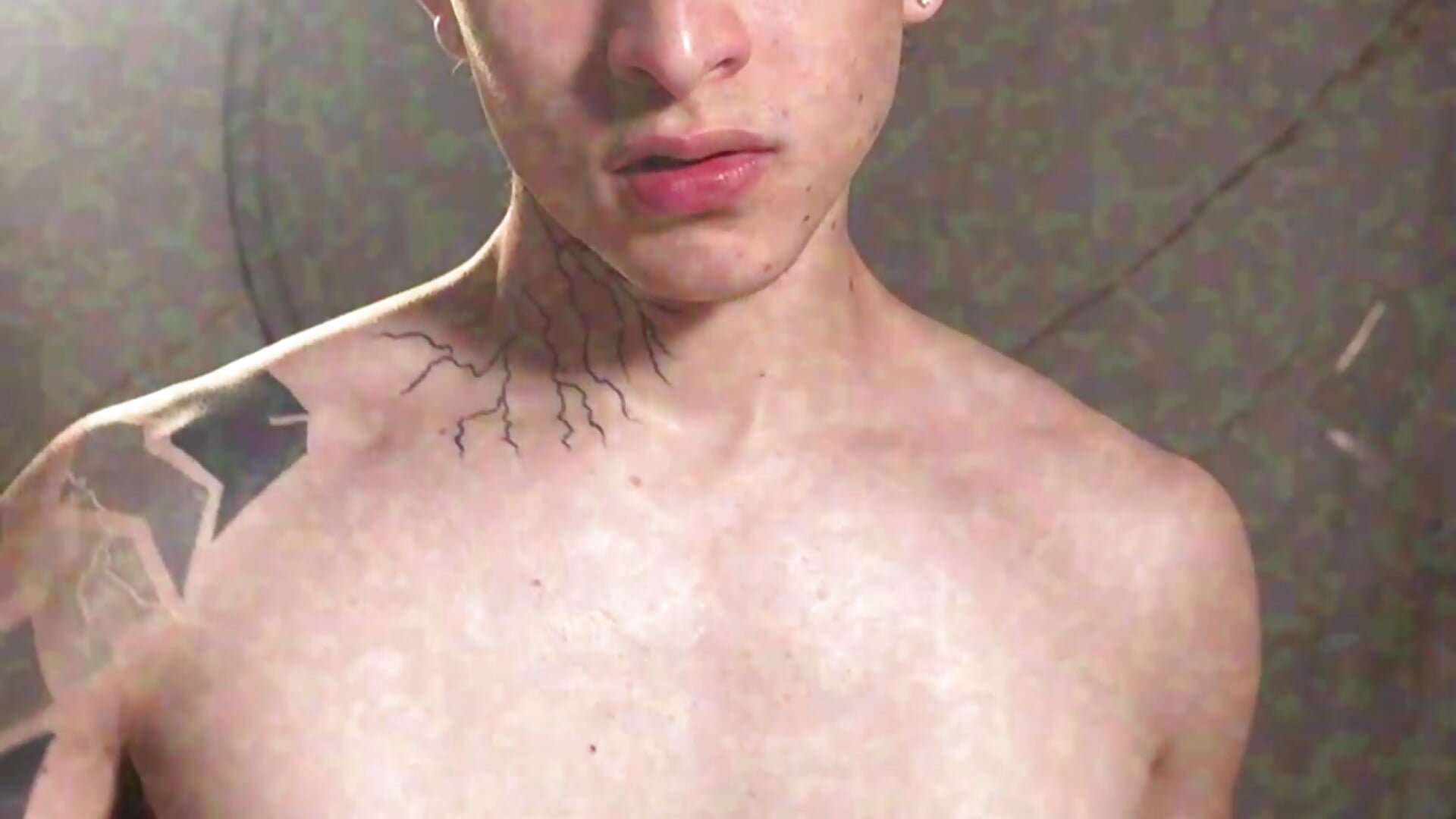 Something new is coming - vidéo du modèle de showcams troy_rouge