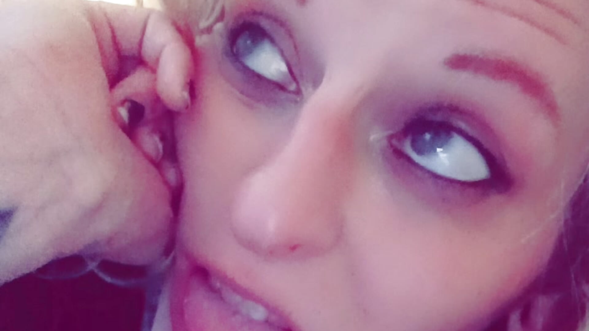 1000000657 - vidéo du modèle de showcams KITTYBOOBOOFUXX