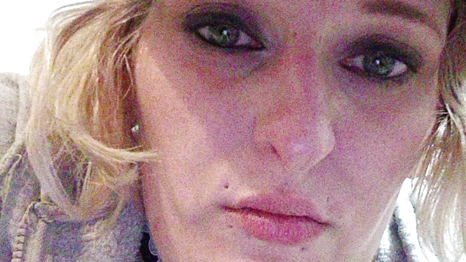 551029d4-3092-4d9f-a7bb-bd14438ff46e-1_all_264 - vidéo du modèle de showcams KITTYBOOBOOFUXX