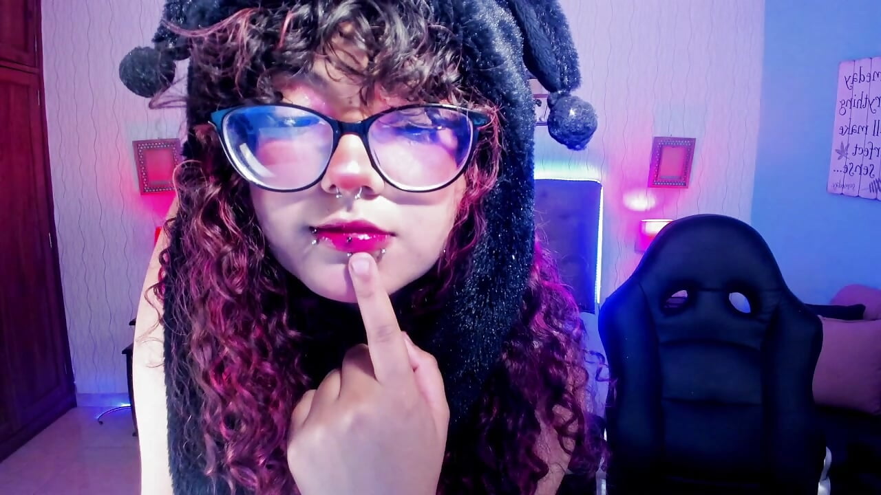 2025-04-30 09-43-30 - video by _Lilly_miller cam model