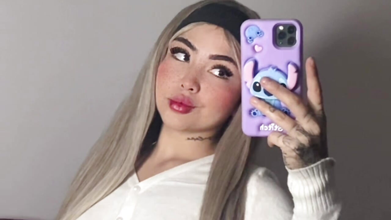 😘 - video di Mia_cullen_ modella di cam