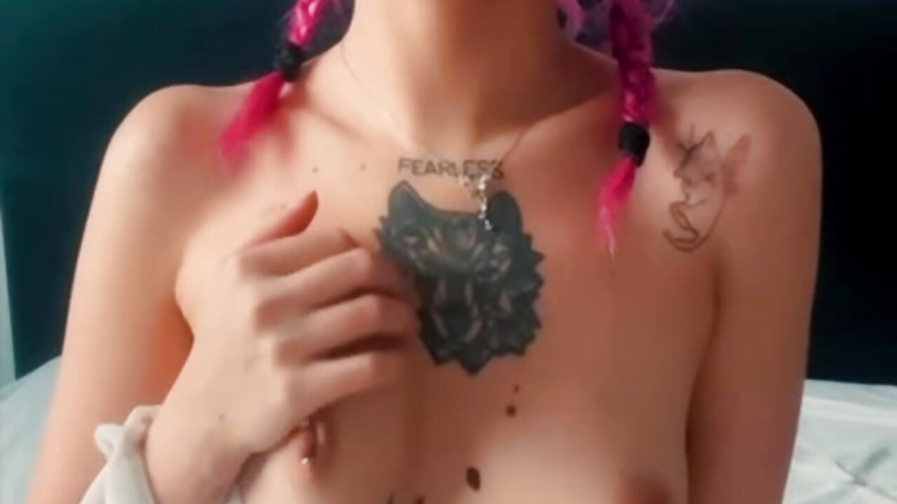 Keeping my nipples hard - video by SunnyGlow cam model