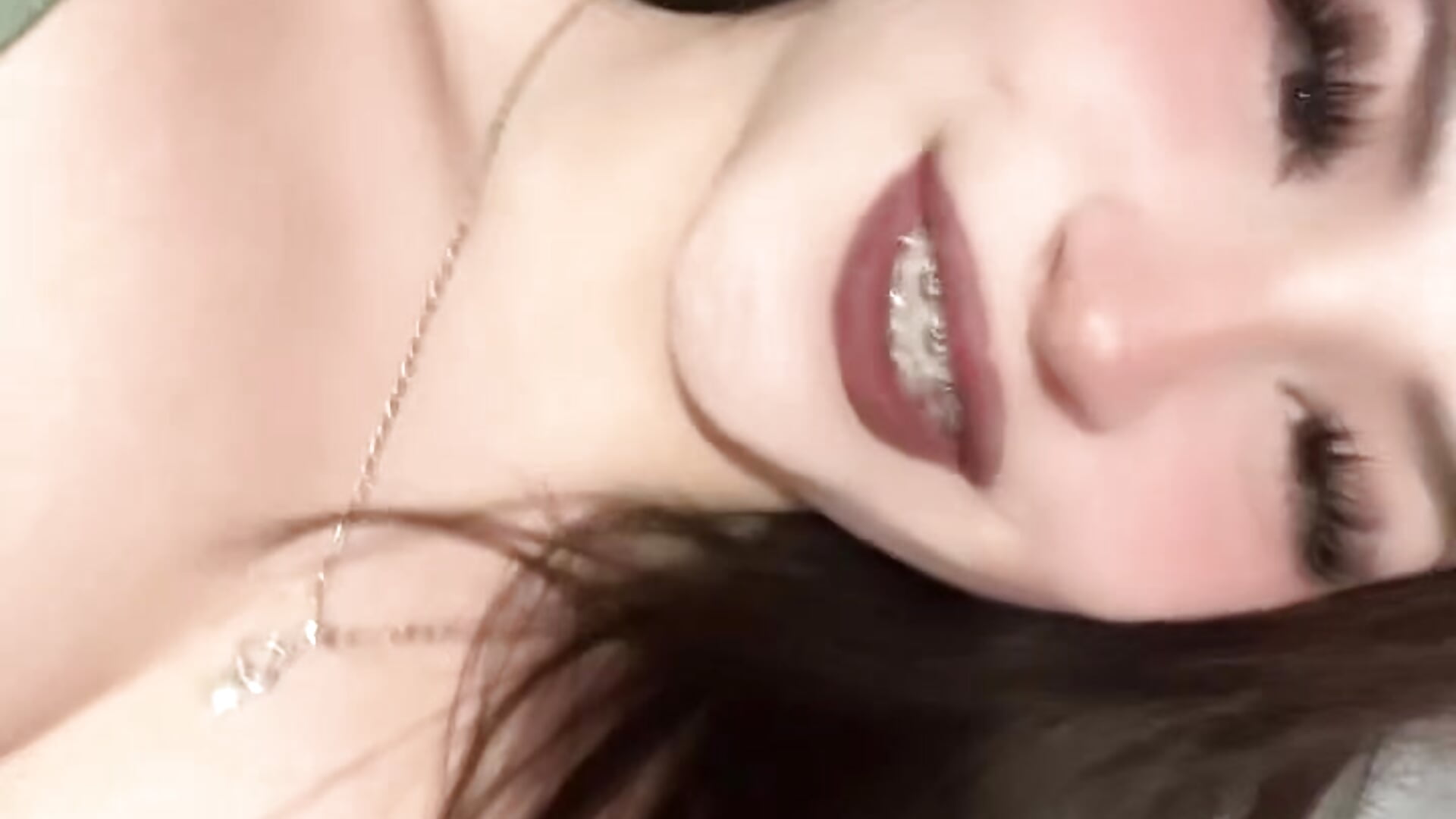 A bit of tik tok🥰 - video di sweet__thang modella di cam
