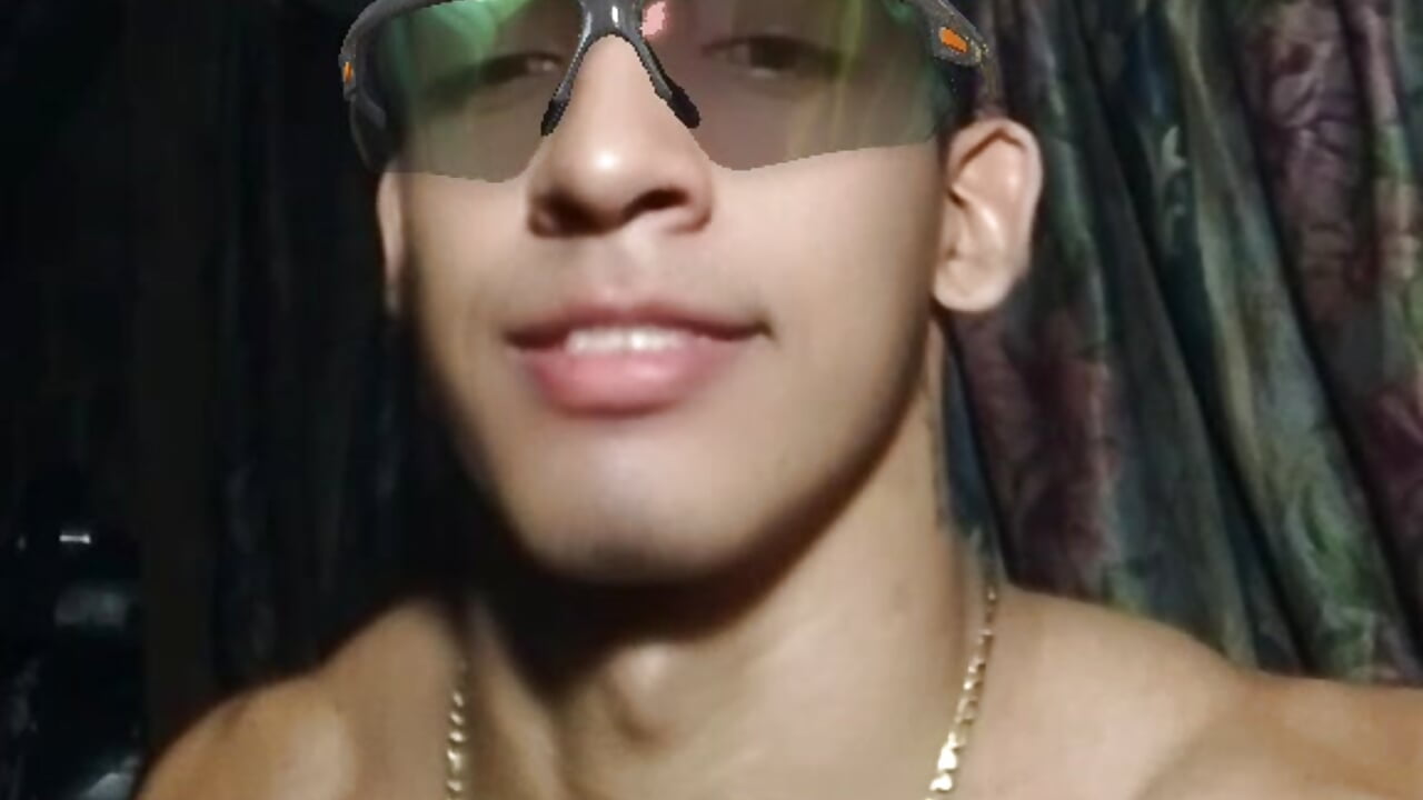 2025-11-06-212746946 - video by Milo_31 cam model