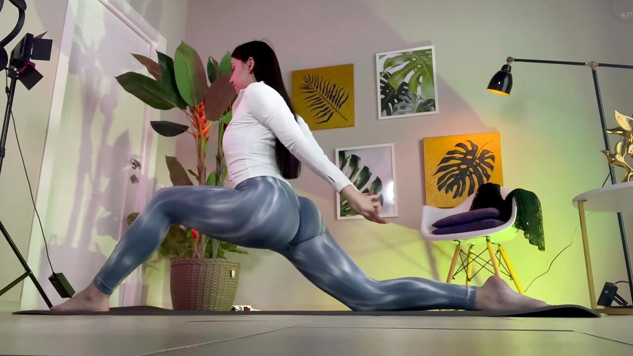 flexibility❤️ - فيديو من OlgaPetrova موديل الكام