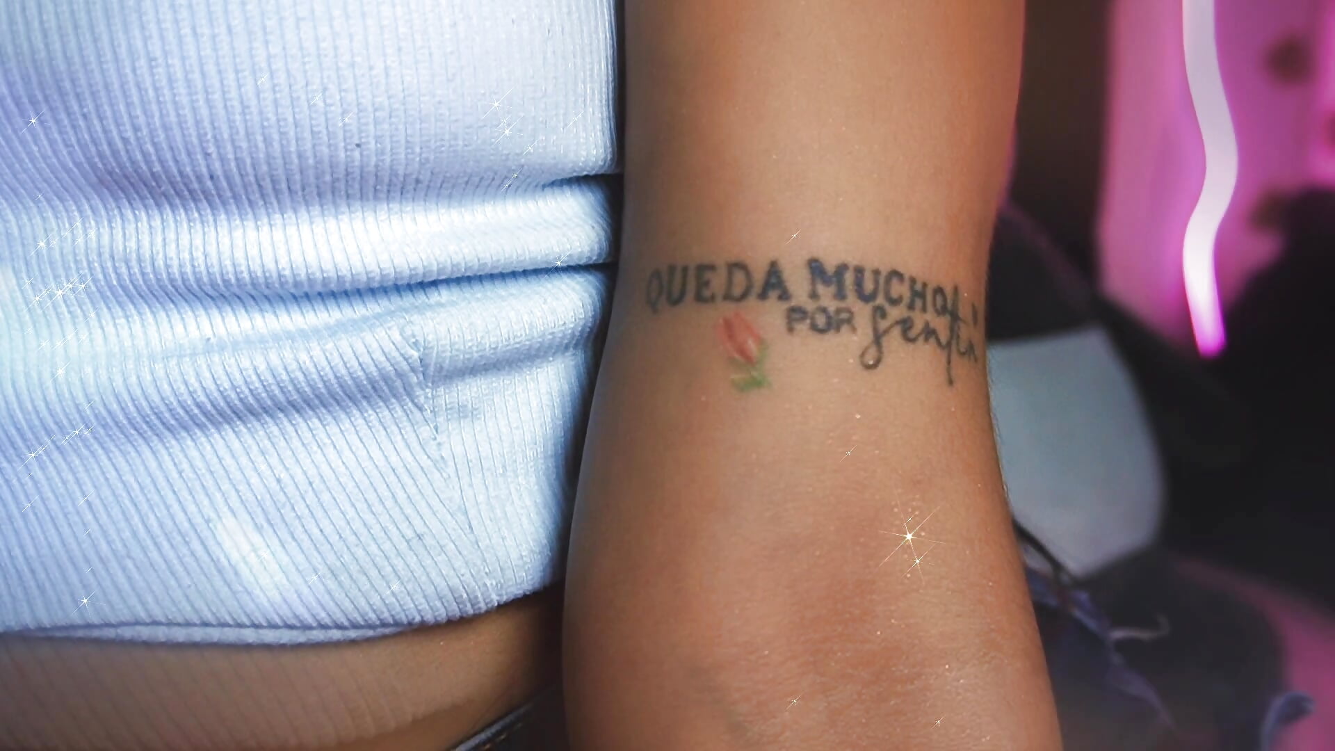 UN ENCANTO CON TATUAJES - video by Vickysth cam model