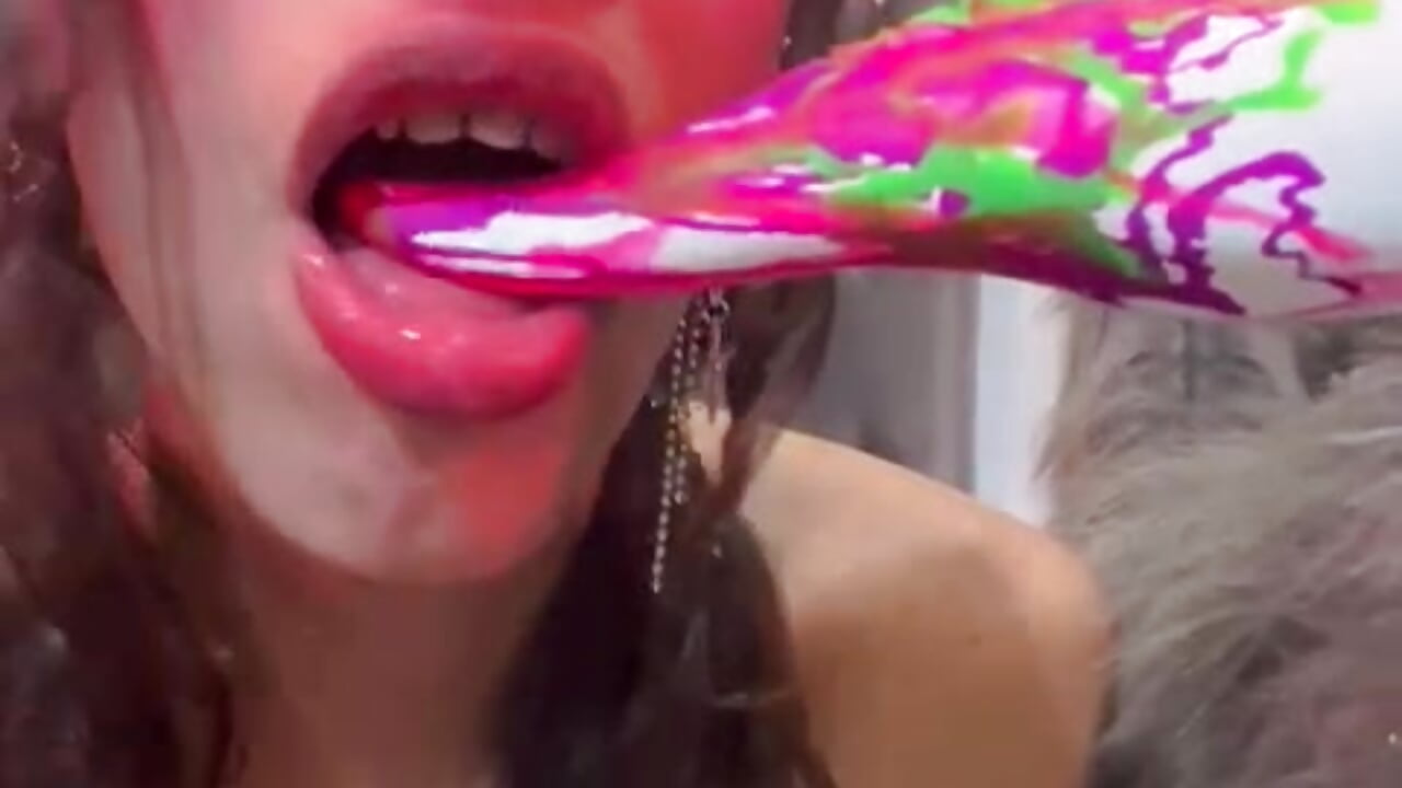 Your tentacle knows delicious 🥵 - video by Lia_Valmont cam model