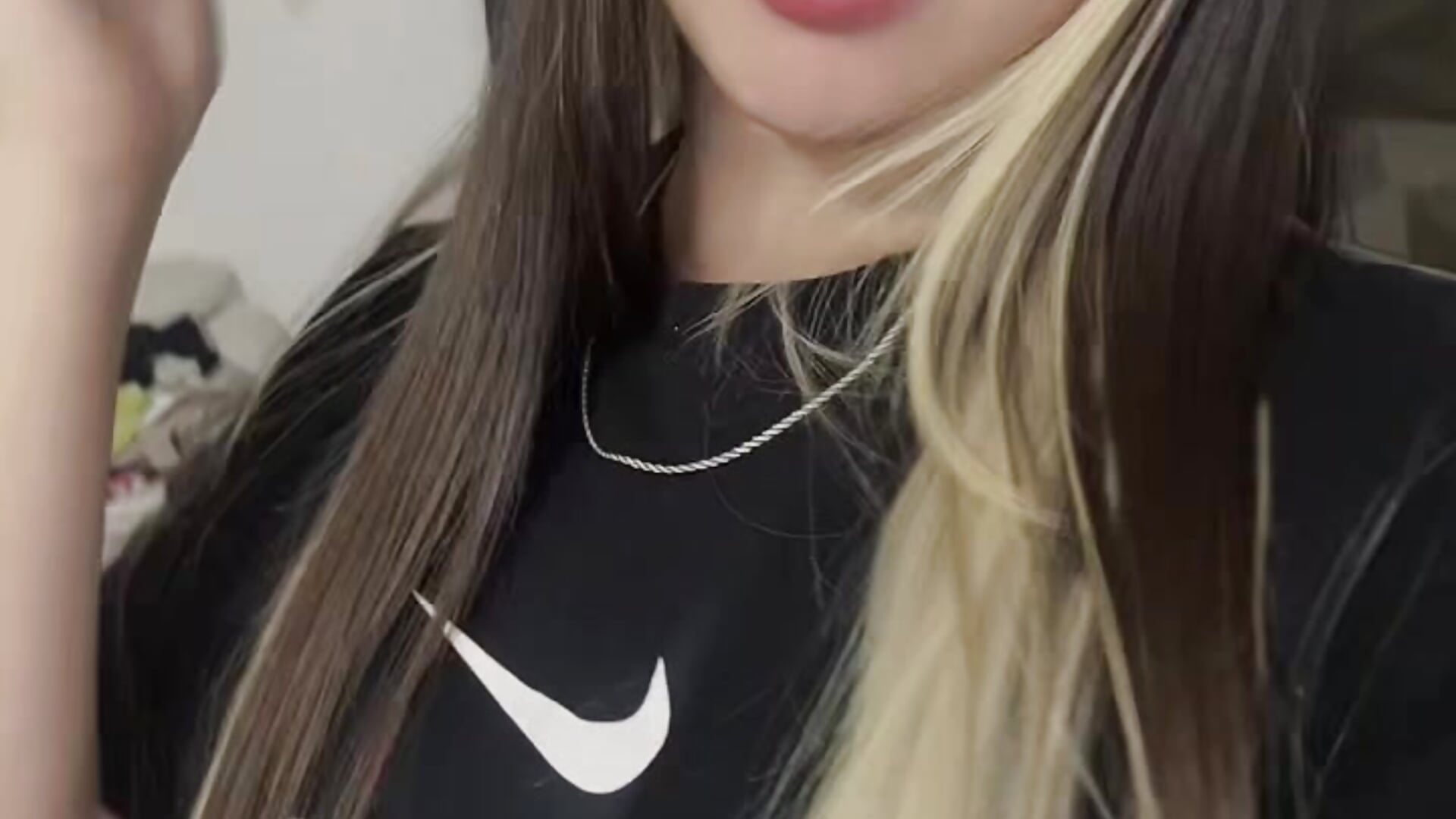 🫣 - video by VictoriaGerard_Pink cam model