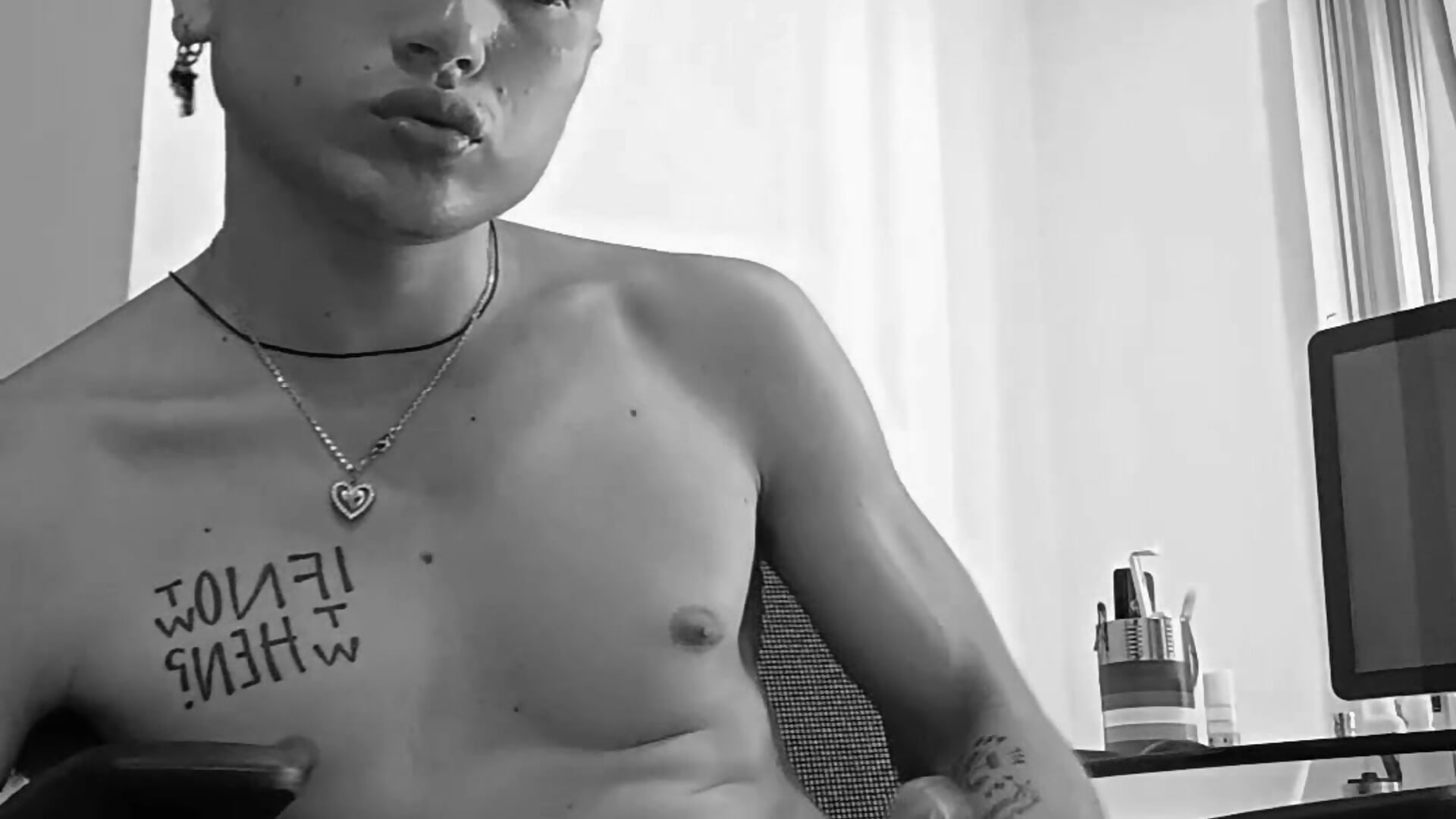 Cortando La Semana - video by RodriiAmatto cam model