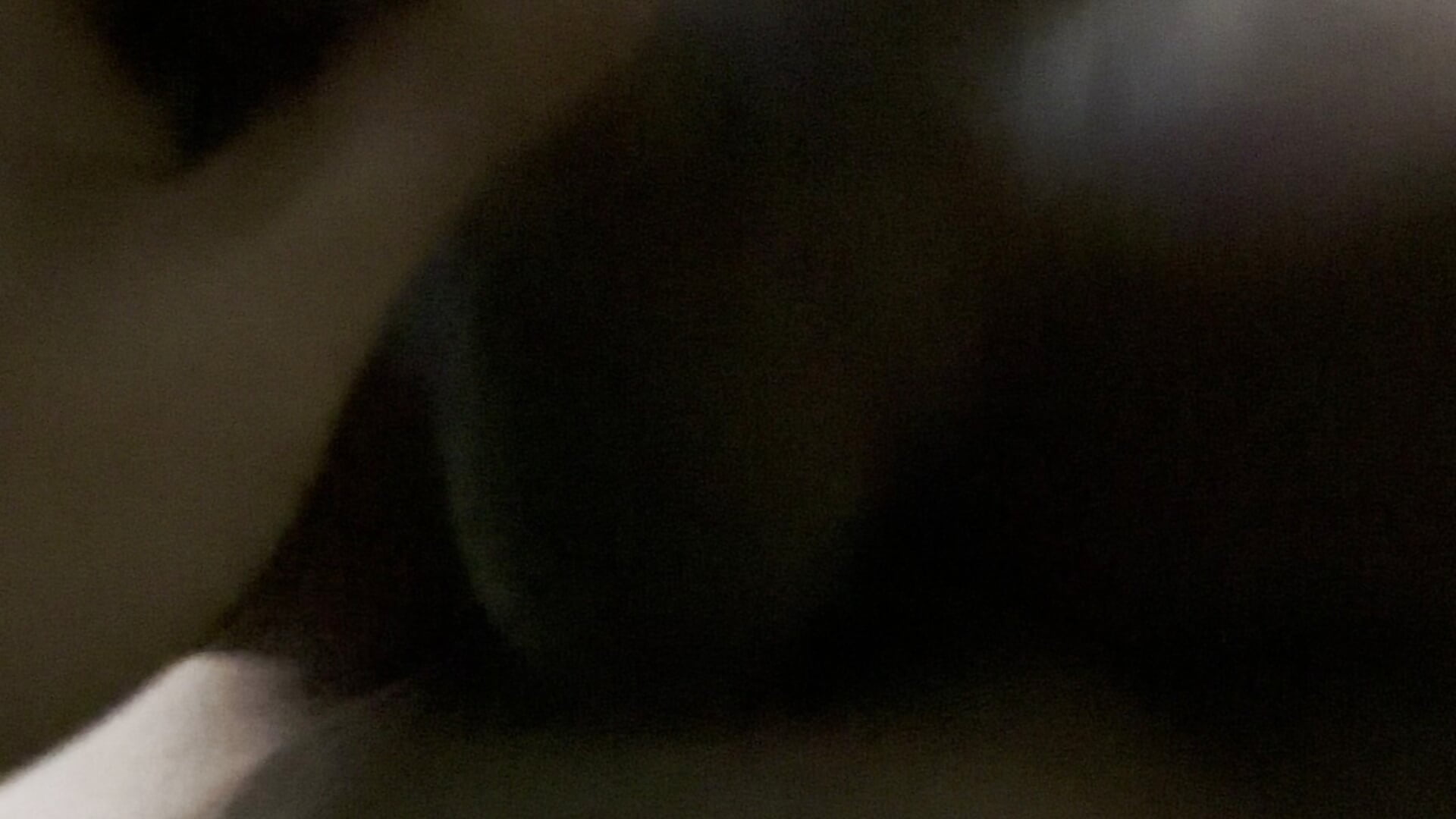 20240407_195111000_iOS - video của người mẫu cam b1b2banana