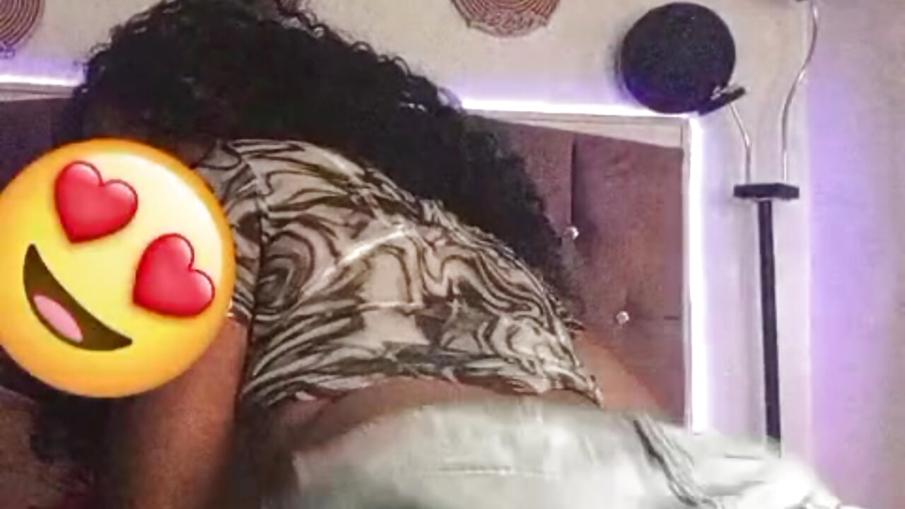 ❤️ - video by charlotte_walker1 cam model