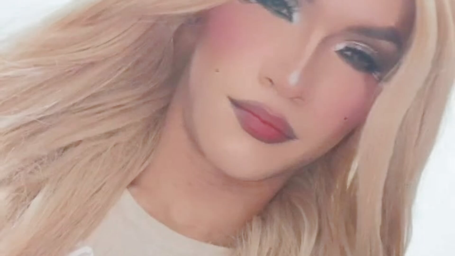 Hello That´s me AGATHA, your love 🙊 - video by agatha_rodriguez cam model