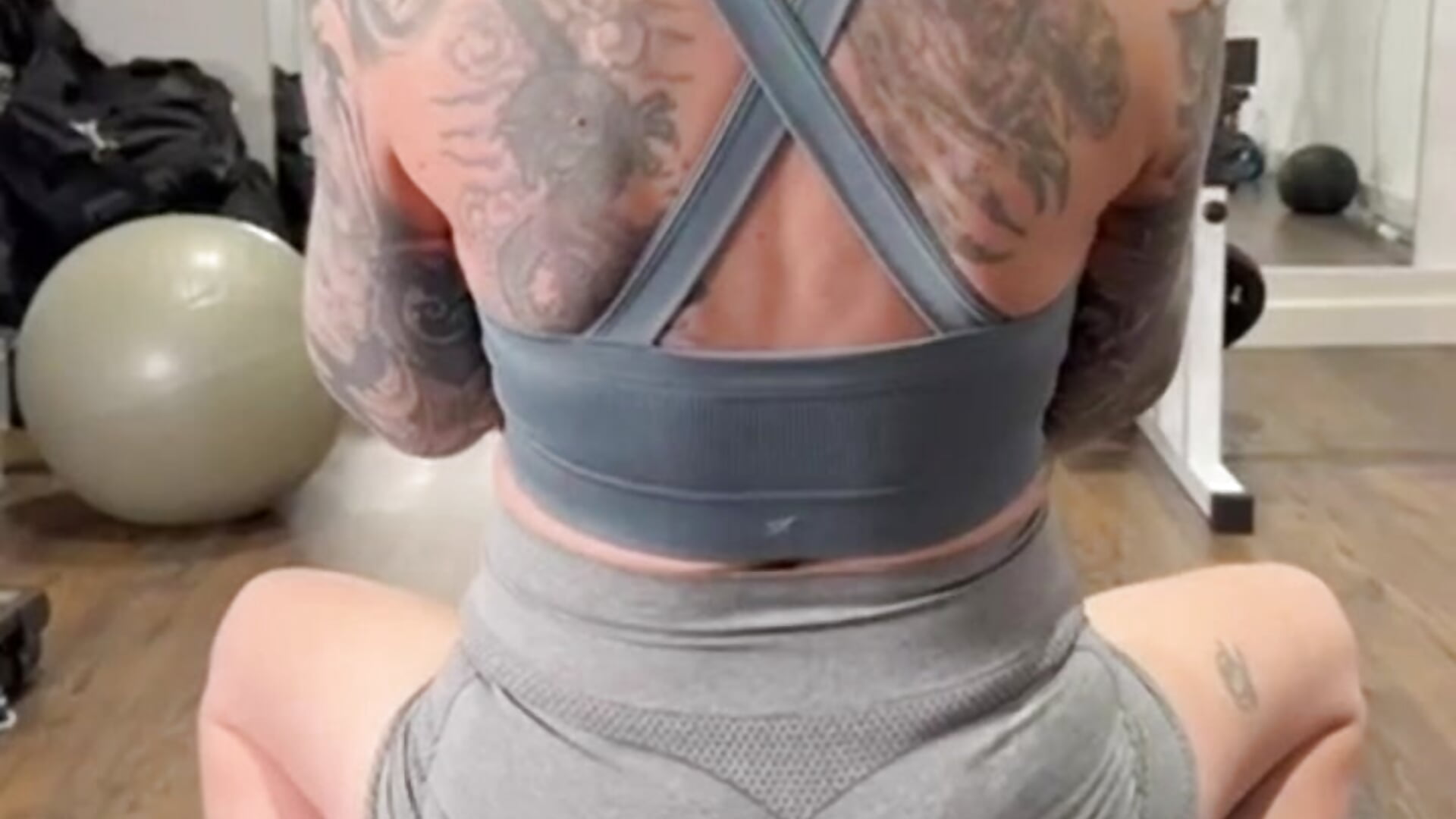 Work out - βίντεο μοντέλου JessieRaexx