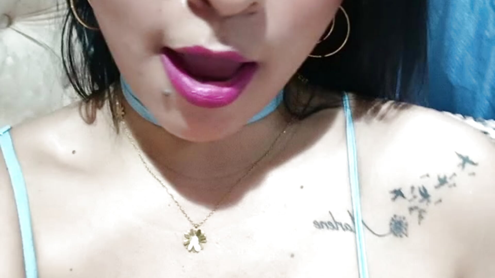 Hola papi - video oleh model kamera L_ucero