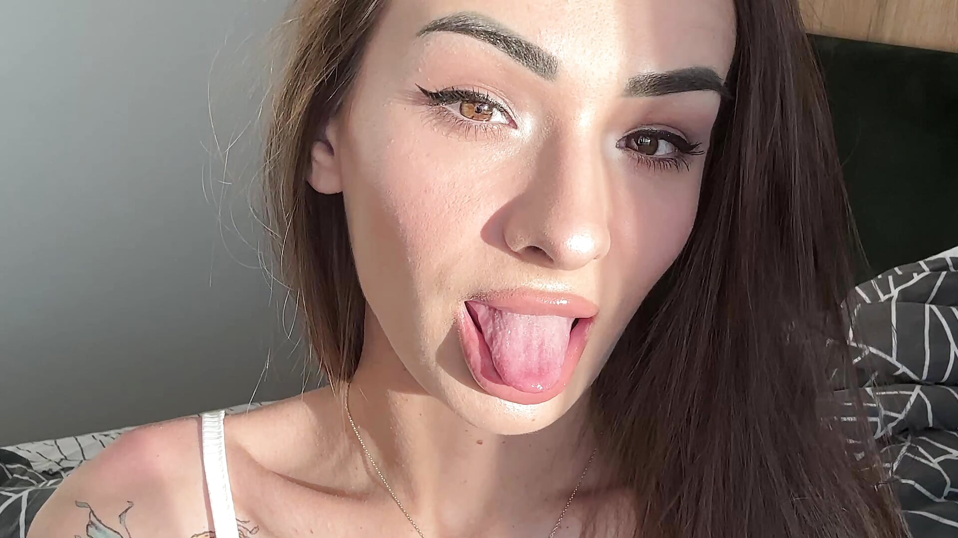 👅