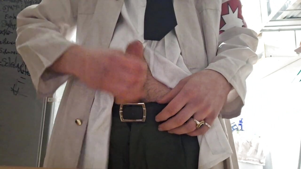 Rainer Braun Cosplay - 視頻由 ThePython666 主播提供