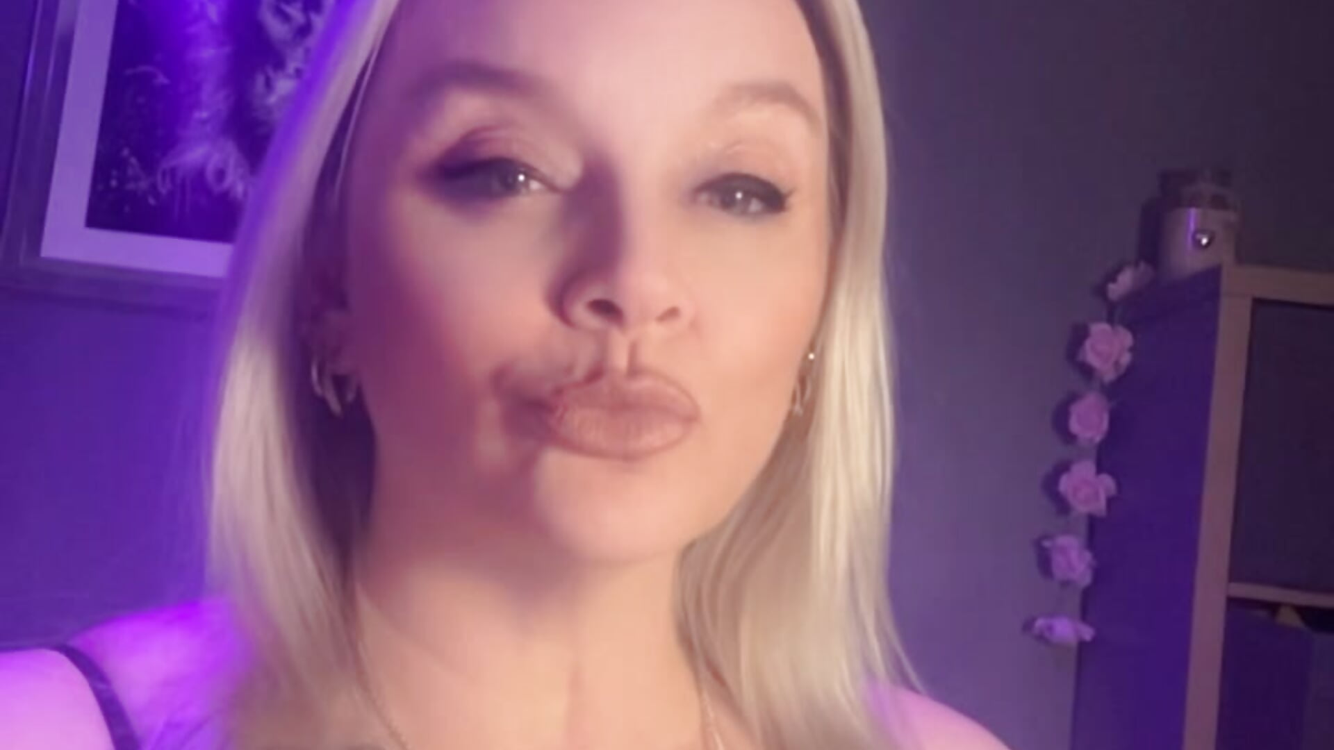 A2477174-DB64-4B02-94D5-C4617D6D236B - video by Curvy-Cleo cam model