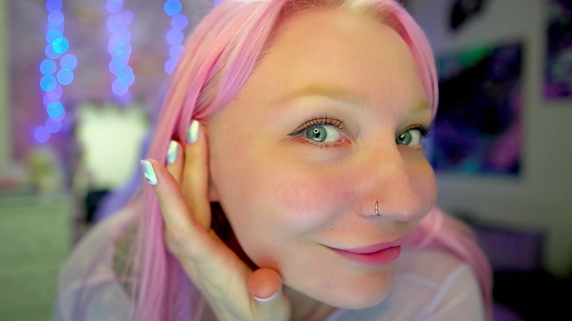 my piercings - video av BlackedBarbie