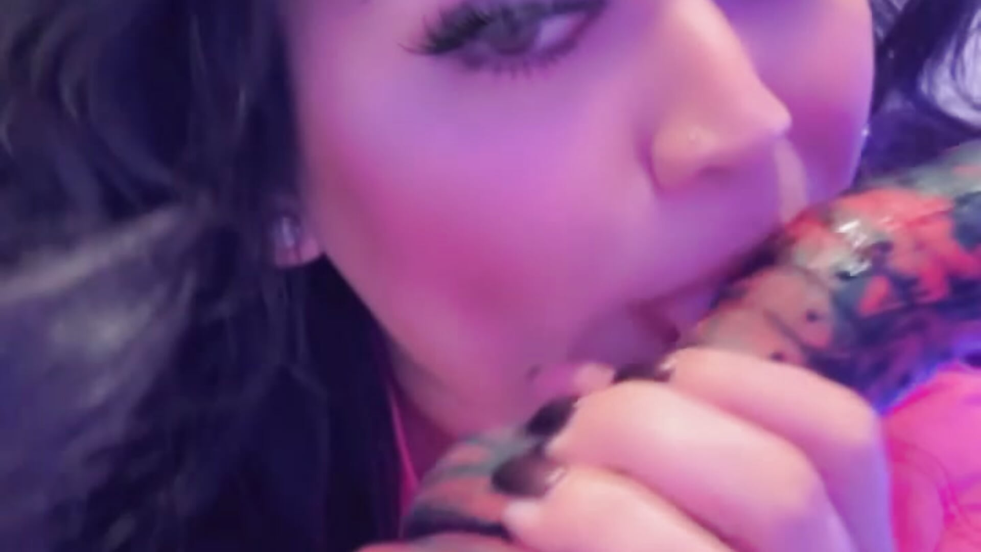 Gag on it 🤤 — filmik DimpleBaby, modela(-lki) na kamerkach