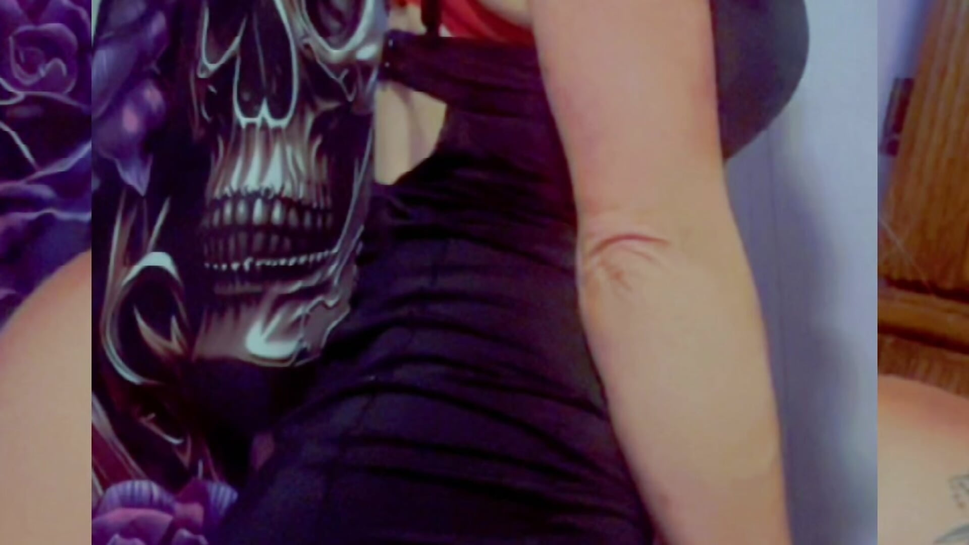 v15044gf0000d2vac7vog65v28gd72i0 - video by DaddysCuteGirl69 cam model