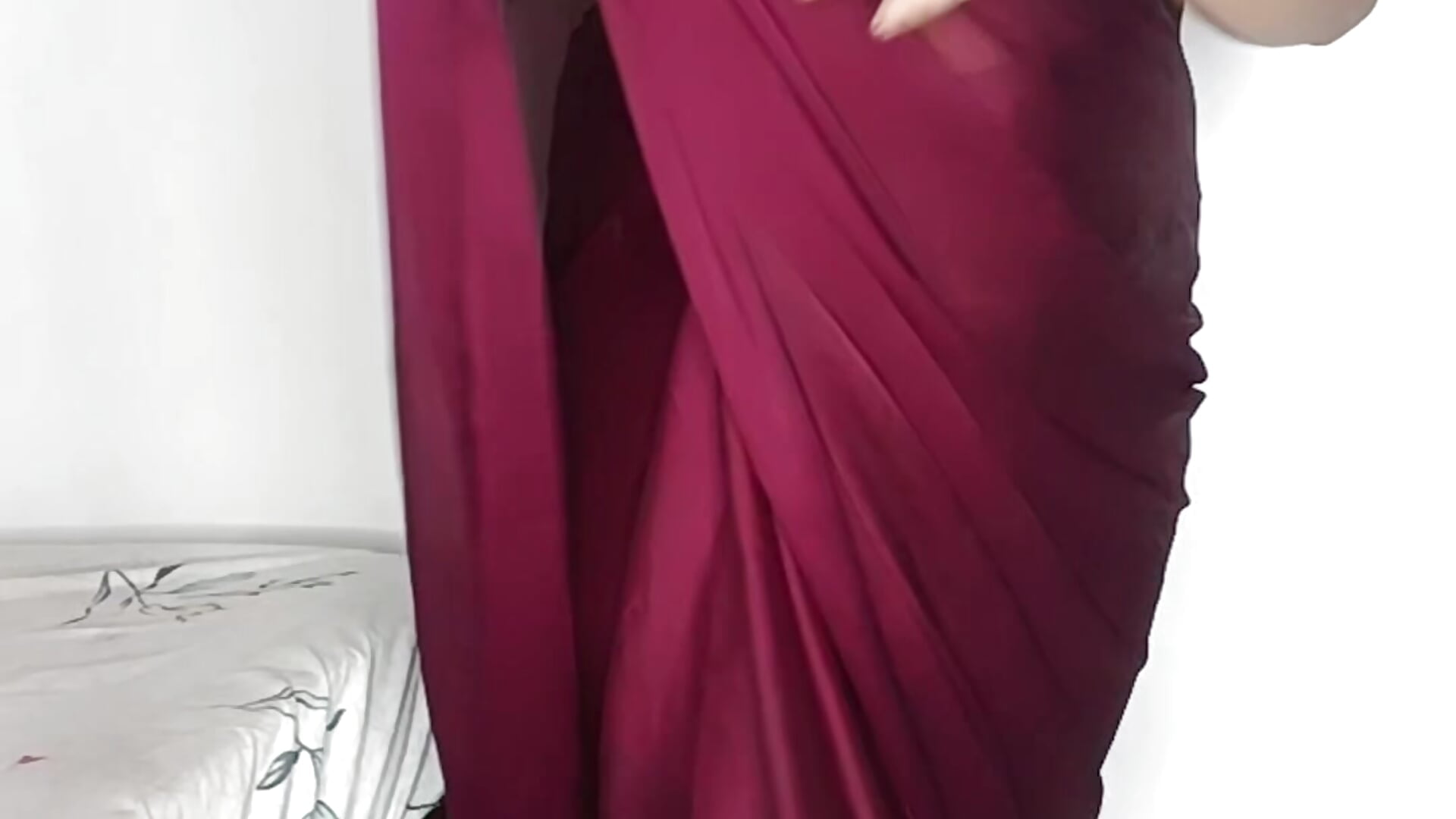 Strip tease 😍🫣🧿 - فيديو من EIDEN_ROSE موديل الكام