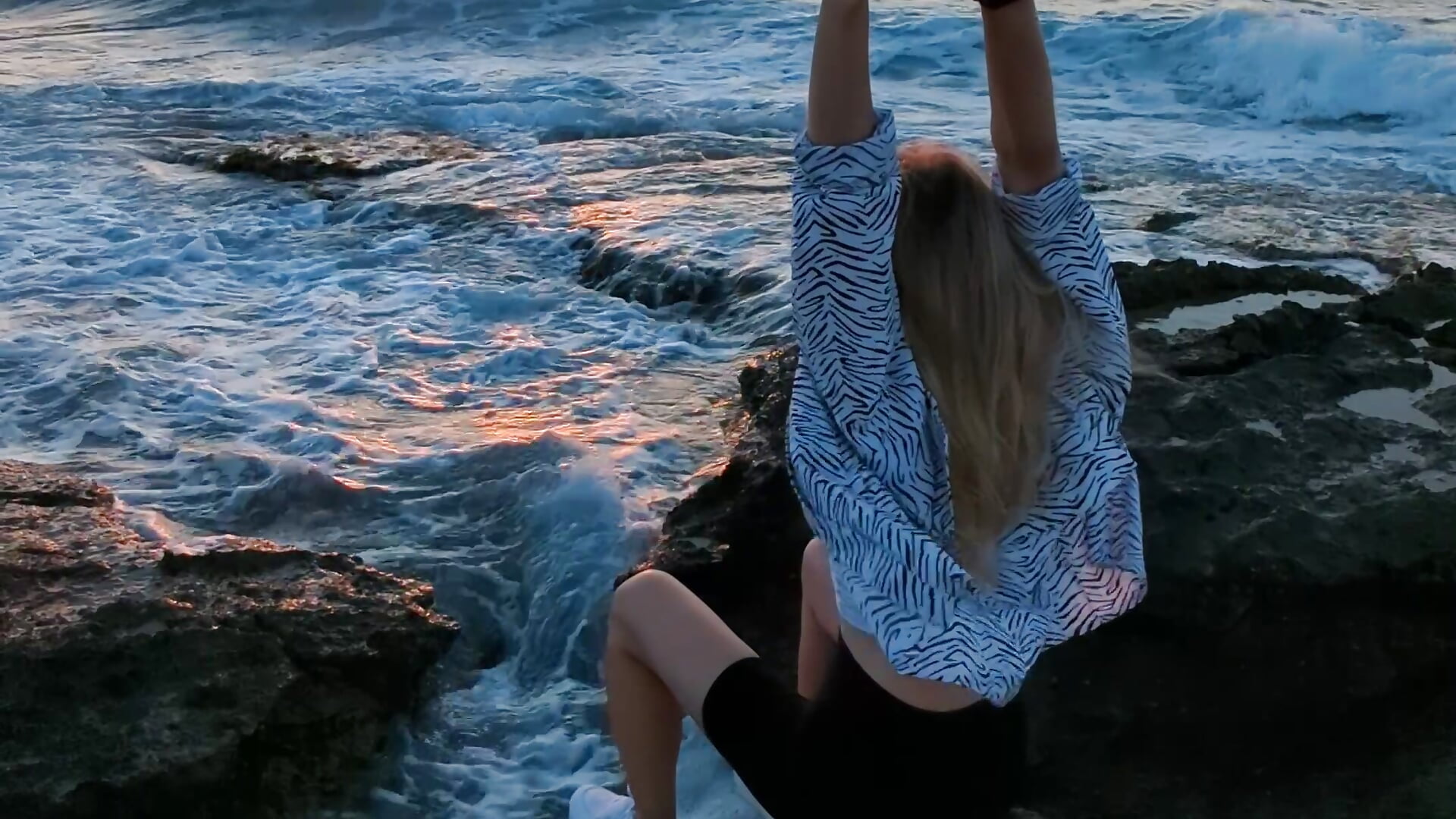 In love for the sea and sunsets💛 – видео вебкам-модели SweetDarling7