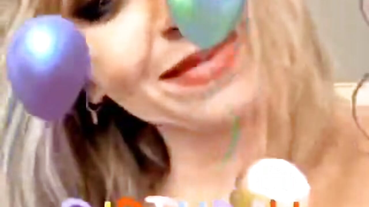 🎈🎀MY DAY, MY BIRTHDAY!! HURRAY!!🎈🎀🎁 - video od modelky/modela CandyLadyyy