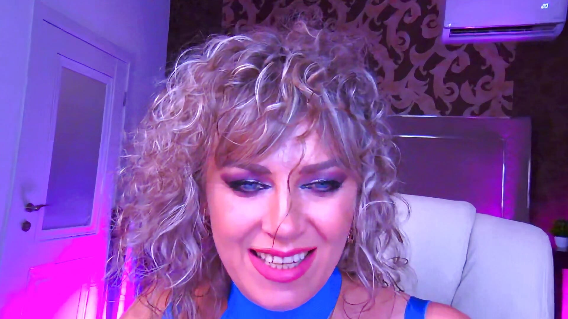 🍭Blue hammered swallows... – video modela na kameri CandyLadyyy