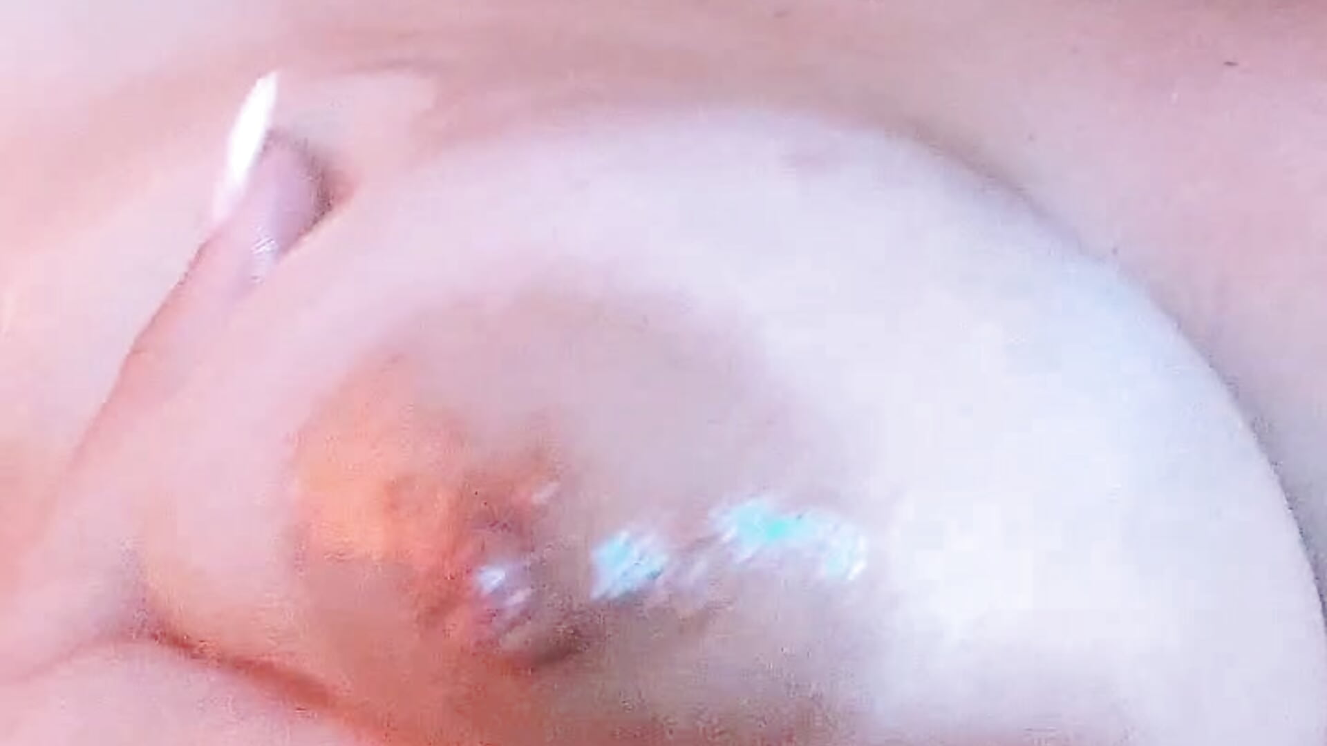 oil in my boobs - video by Hecate_gh cam model
