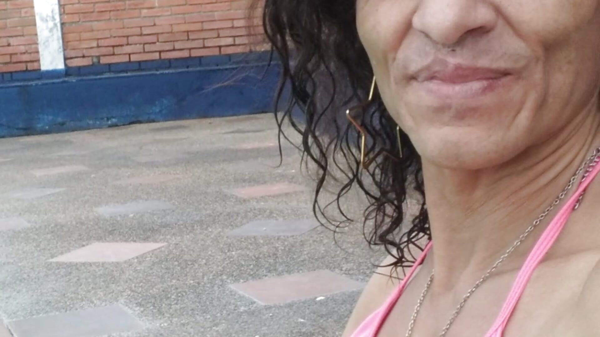 Getting naughty in da pool - video by JessicaNaughty cam model