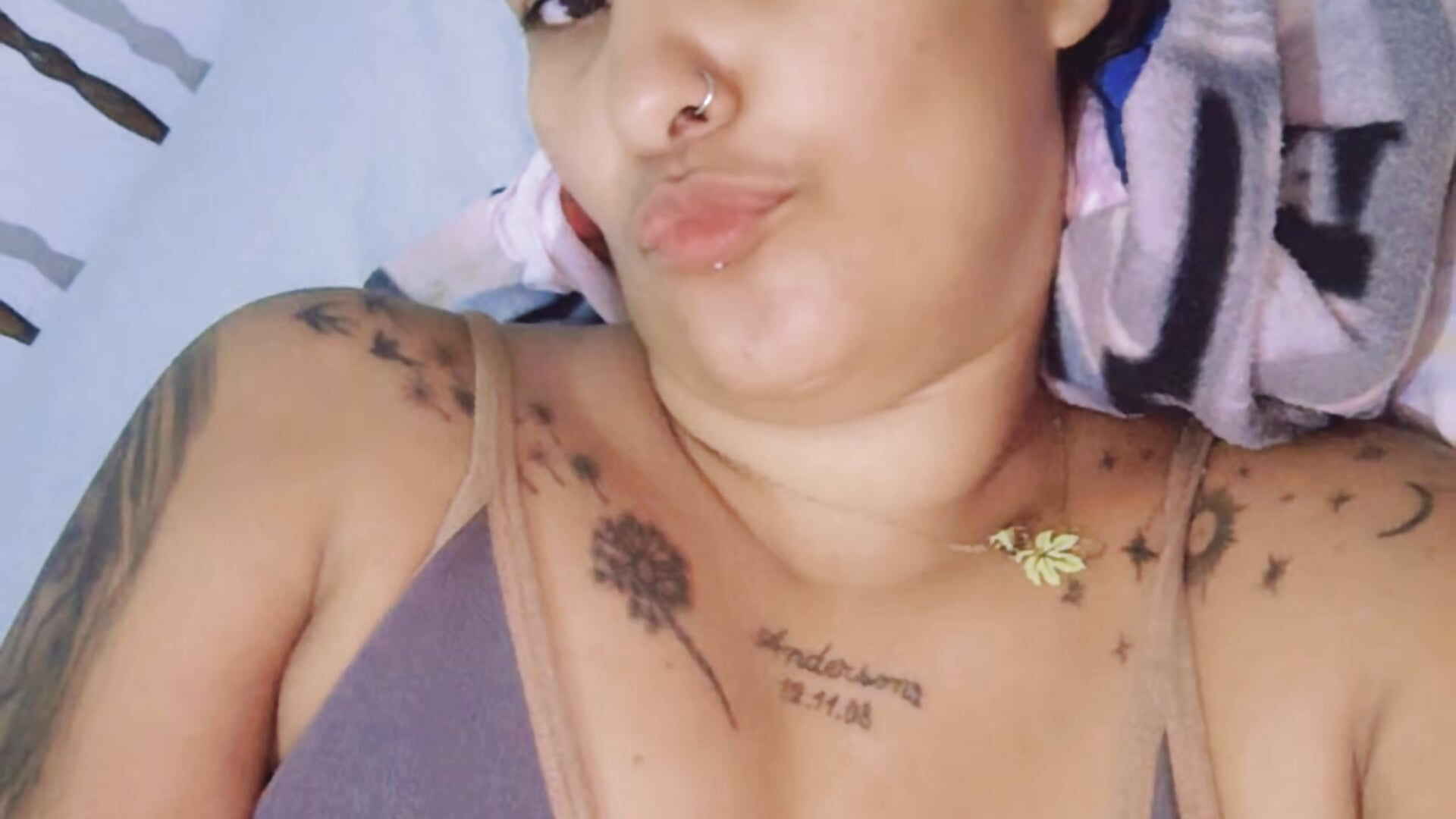 1001756834 – video modela na kameri Yaren35