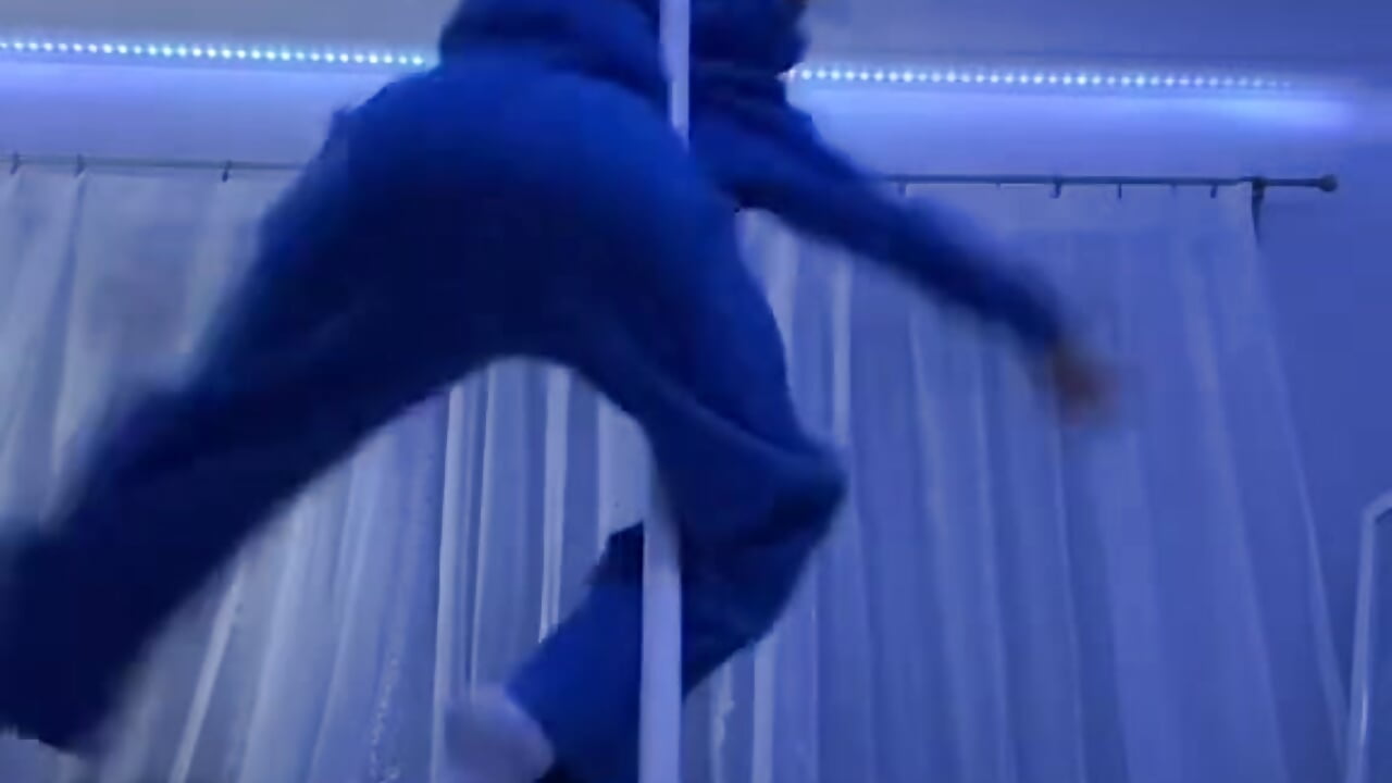 Pole passion - video của người mẫu cam SweetSinme