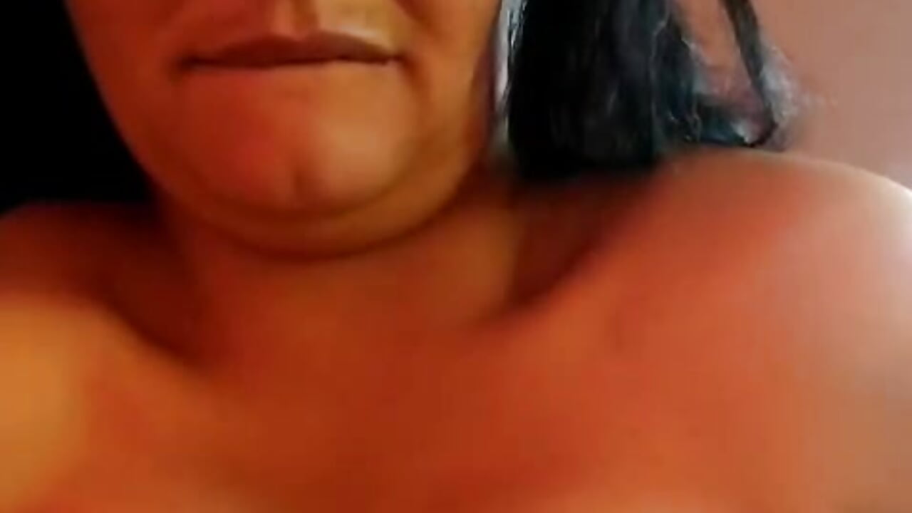 Masturbation with my tits - vídeo de Mariham-Murath modelo de câmara