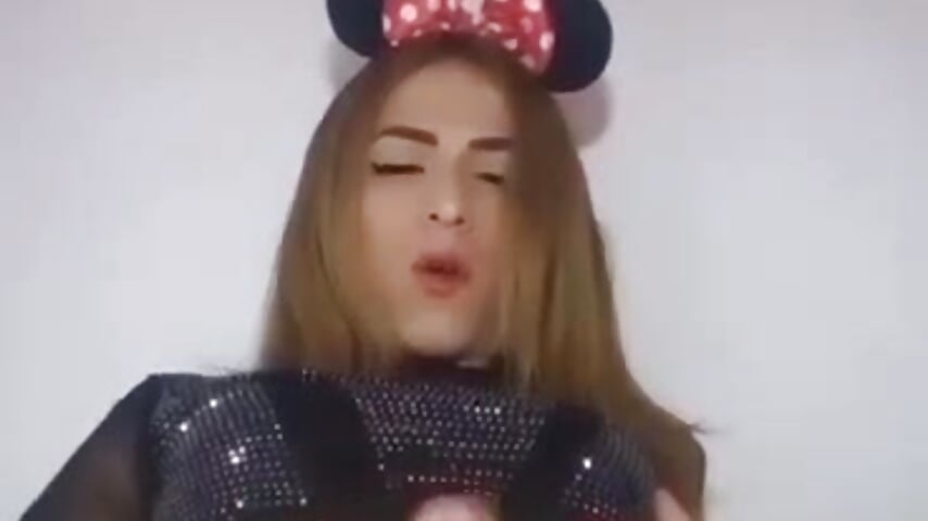 your little mouse masturbating!!! - video by laura_latinhot1 cam model