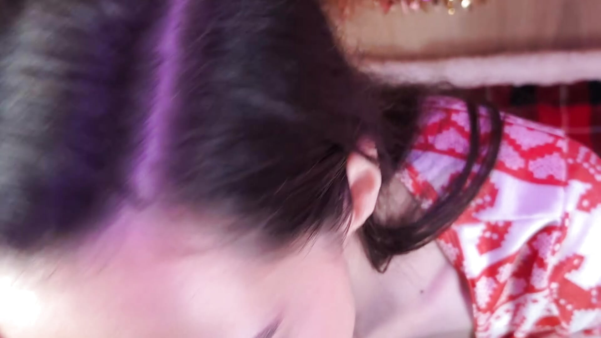 La Mère Noël suce le Père Noël 🎅 giclée de neige dans ma bouche et faciale 💦 - video by Orianela cam model