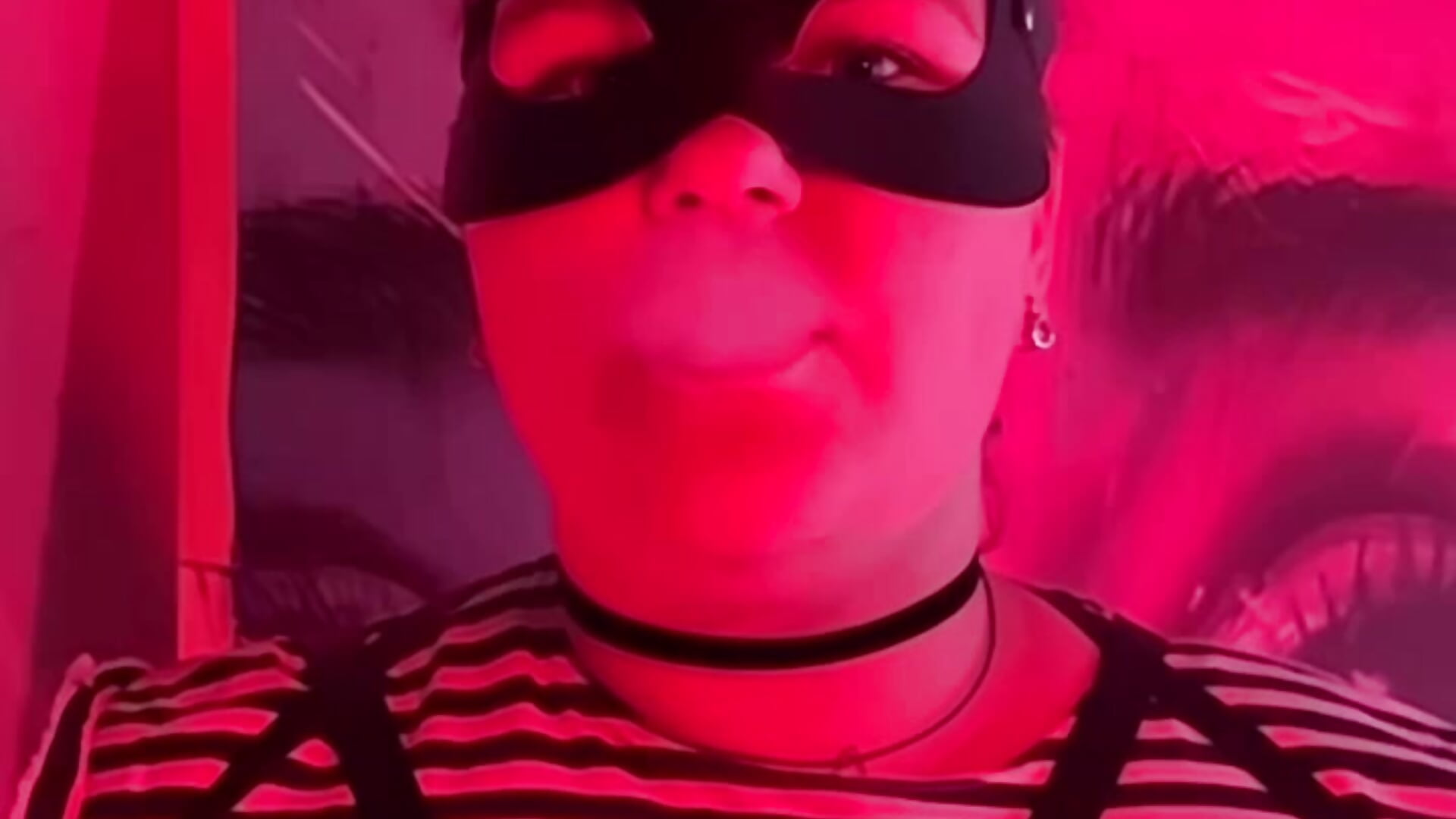 Is this a game or your submission? I think that in BDSM games there can only be submission complete. - clip cu FlorenceAnderson model videochat