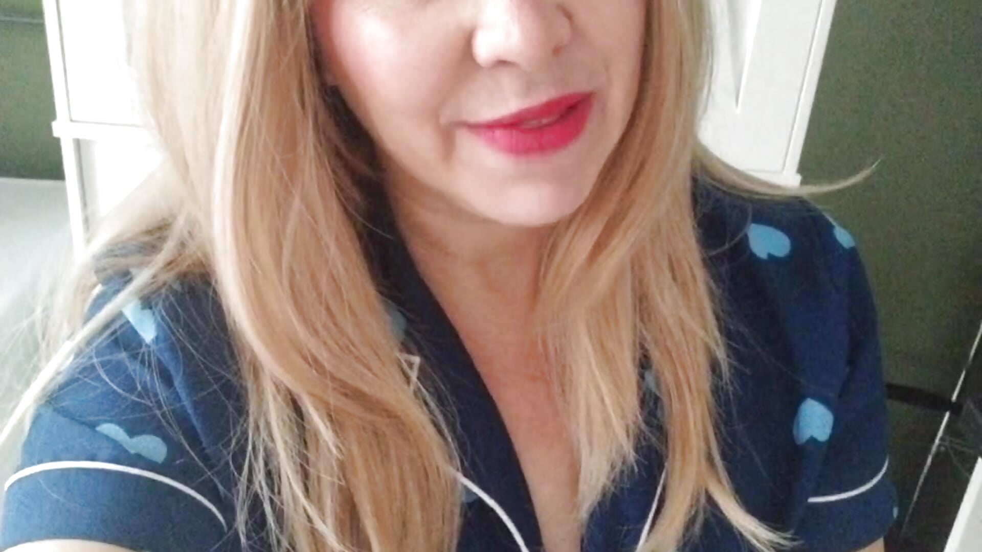 Introduction - MissHoneyPenny adlı kamera modelinin videosu