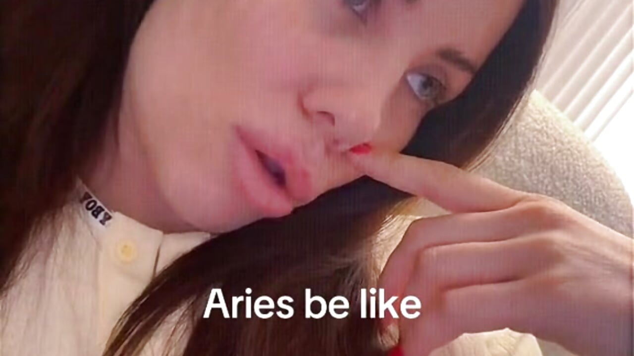 😅 — filmik CelineReys, modela(-lki) na kamerkach