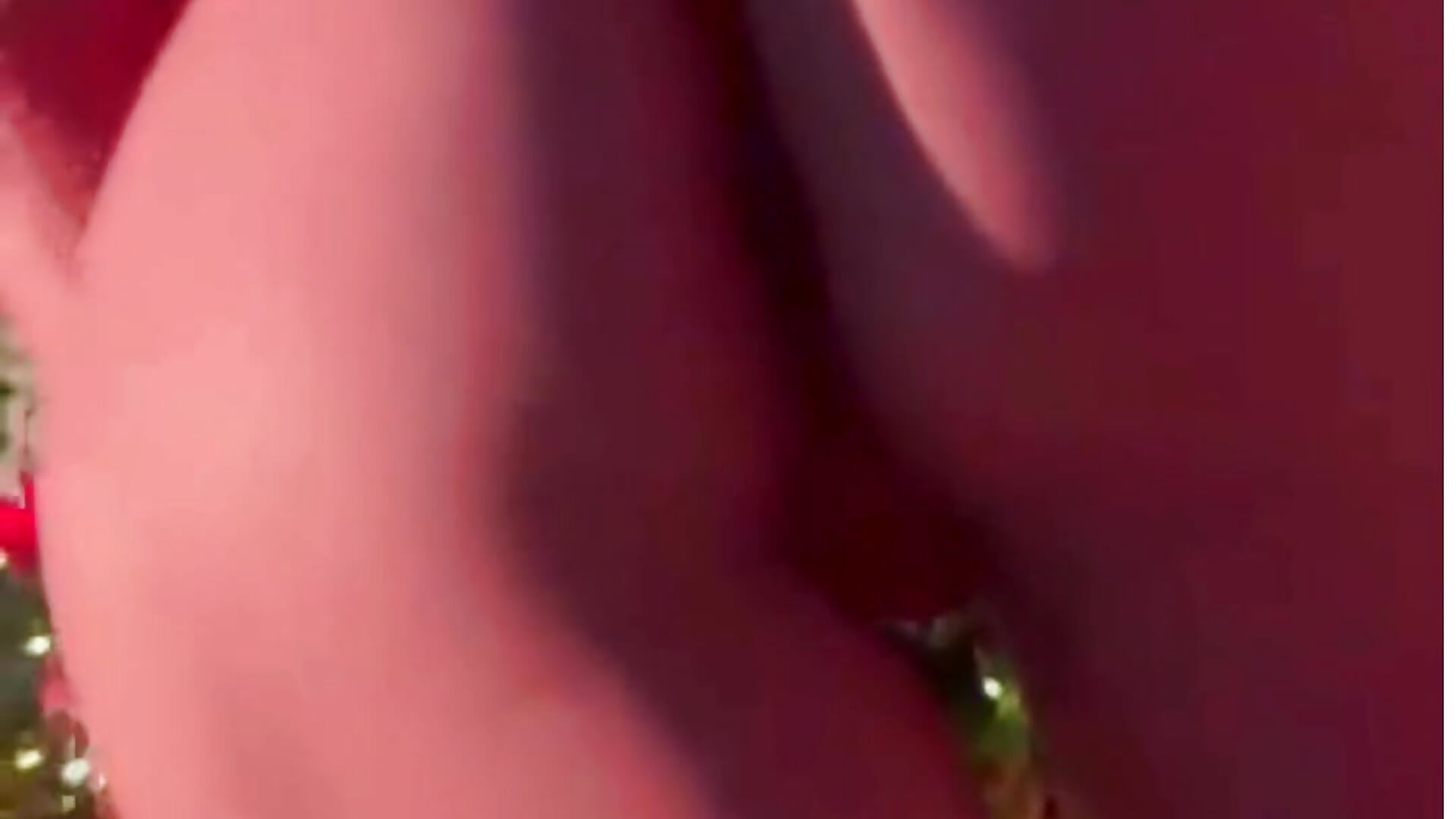 merry hotmaxxx - video by EmmaReyez cam model