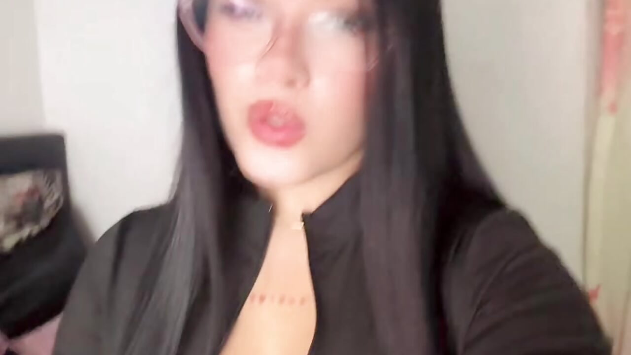 Tik Tik 😵‍💫 - video by Candy_Roose cam model