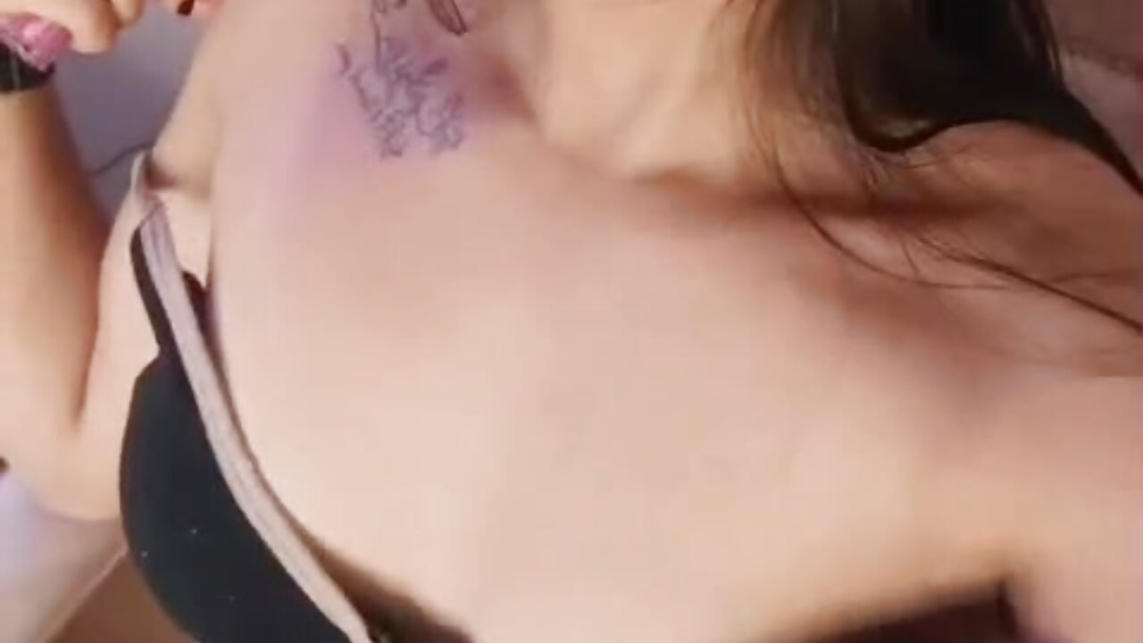 Black is my color, right? 🖤😋 - vídeo de Quiinn_bx modelo de câmara