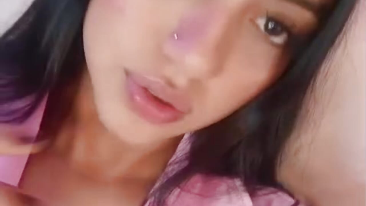 those pretty little eyes that look at you like that 🥰🤤 - vídeo de Quiinn_bx modelo de câmara