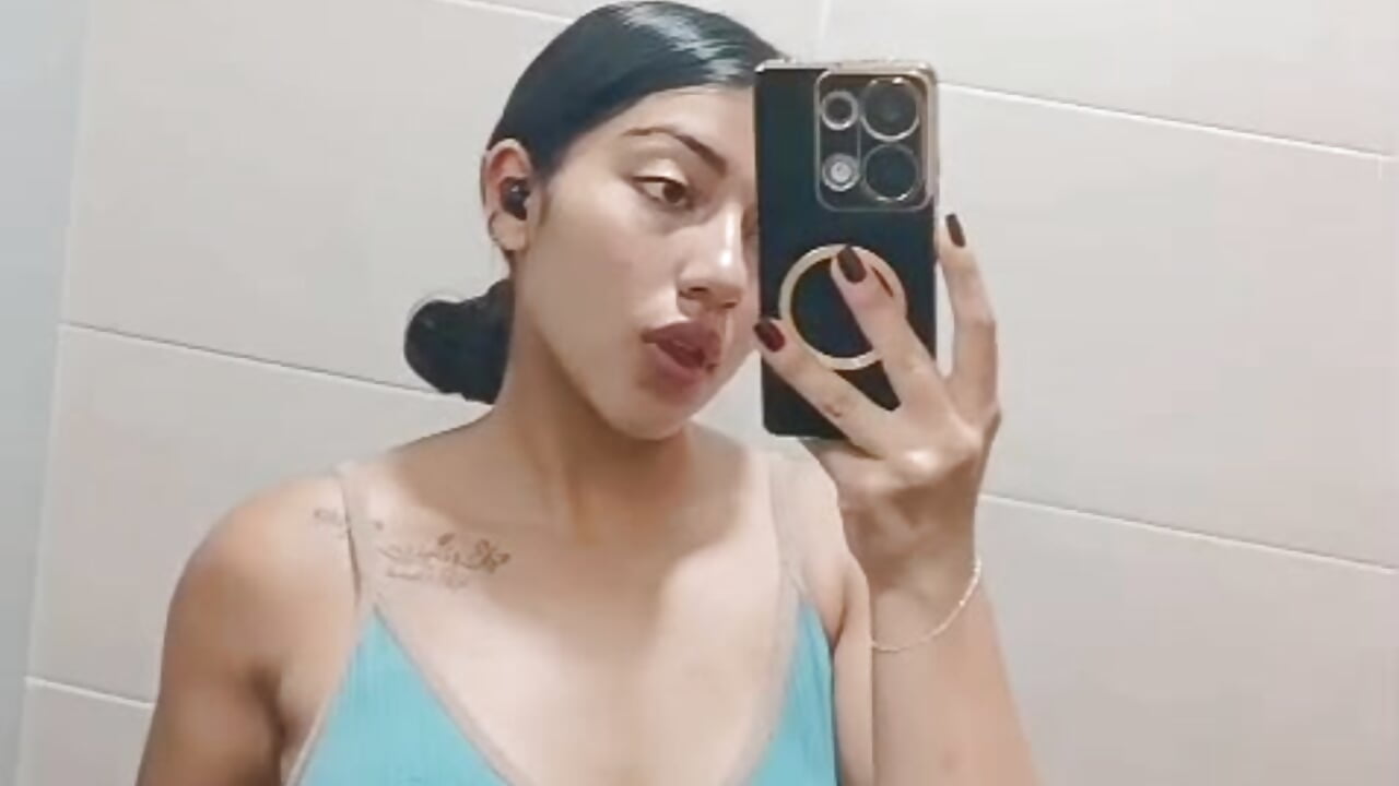 "Strength also looks sexy." - vídeo de Quiinn_bx modelo de câmara