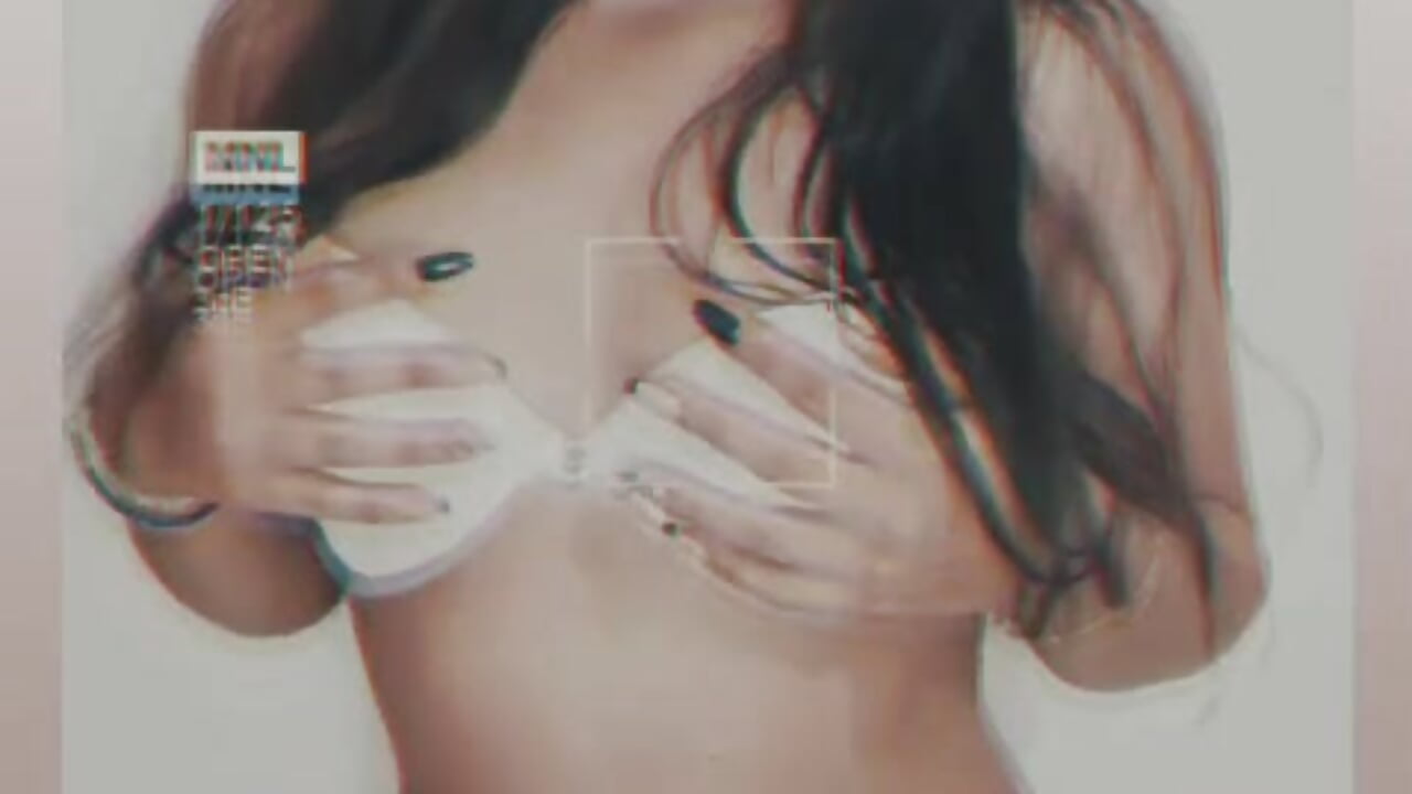 Gentle warmth, intense attitude..🌸🔥 - vídeo de Quiinn_bx modelo de câmara