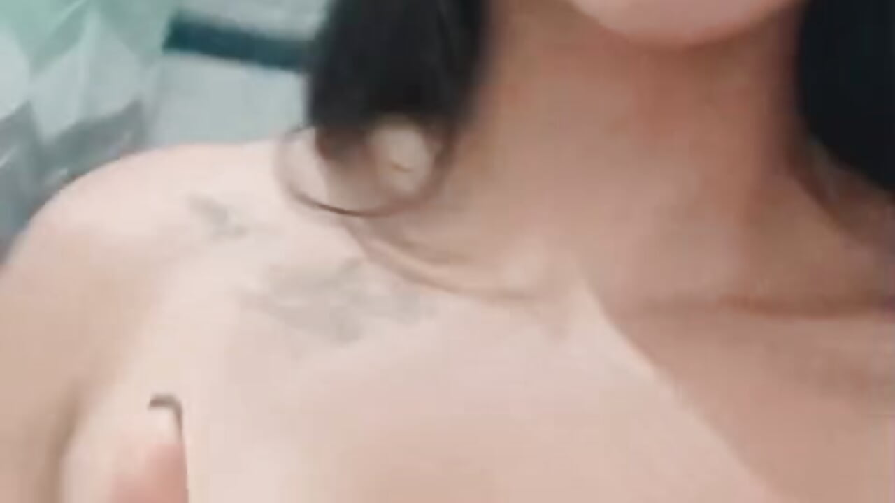 "Is this too much for you? I'm just getting warmed up…" - vídeo de Quiinn_bx modelo de câmara