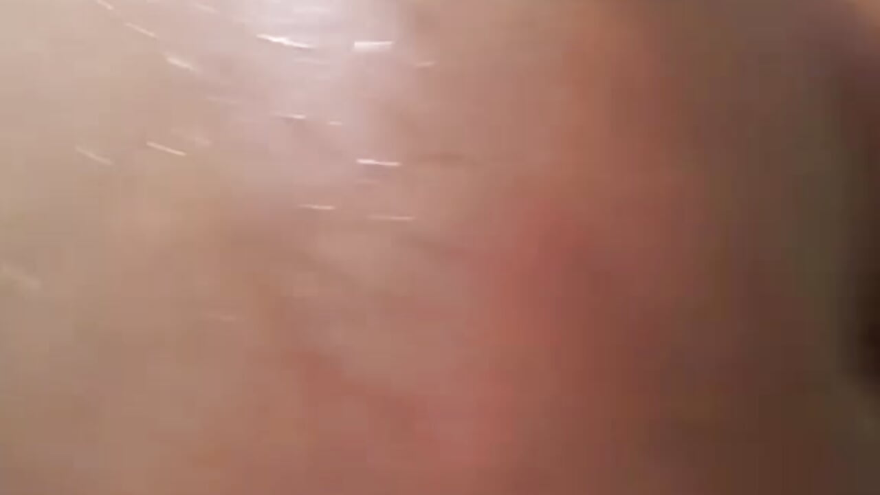 ✨ Today the water is going to go through every curve...😉 - vídeo de la modelo de cam Quiinn_bx