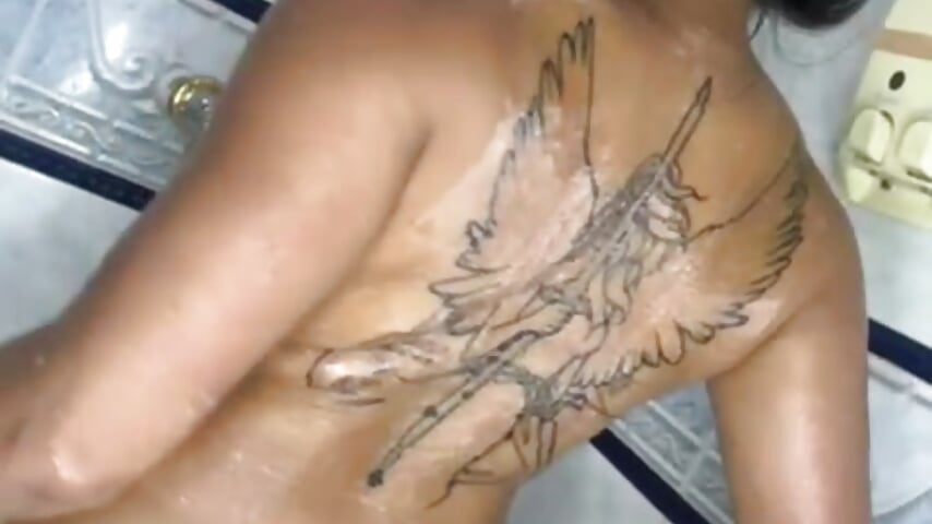 The temperature is rising… and it’s not because of the water - vídeo de Quiinn_bx modelo de câmara